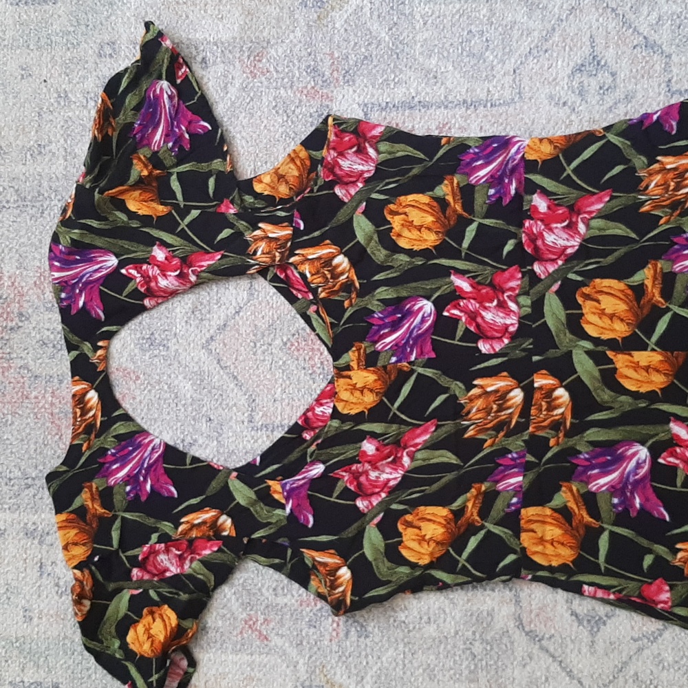 Topshop tulip 🌷 print cut out dress size 6 in ladies - Picture 13 of 13